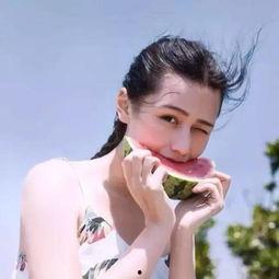 娱乐吃瓜酱头像女生,揭秘娱乐吃瓜酱头像背后的魅力女生  第2张